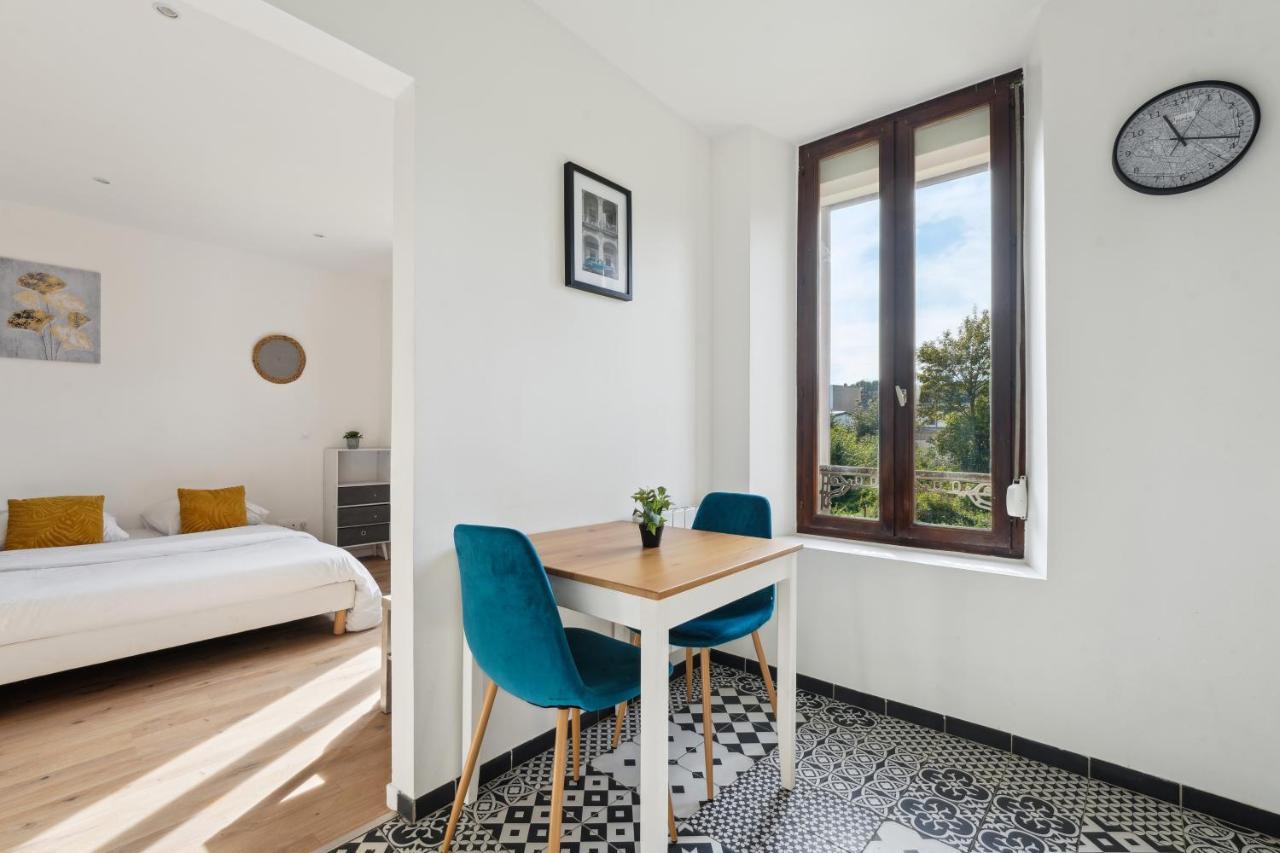Budget Appart Avec Parking Au Centre-Ville Charleville-Mézières Екстериор снимка